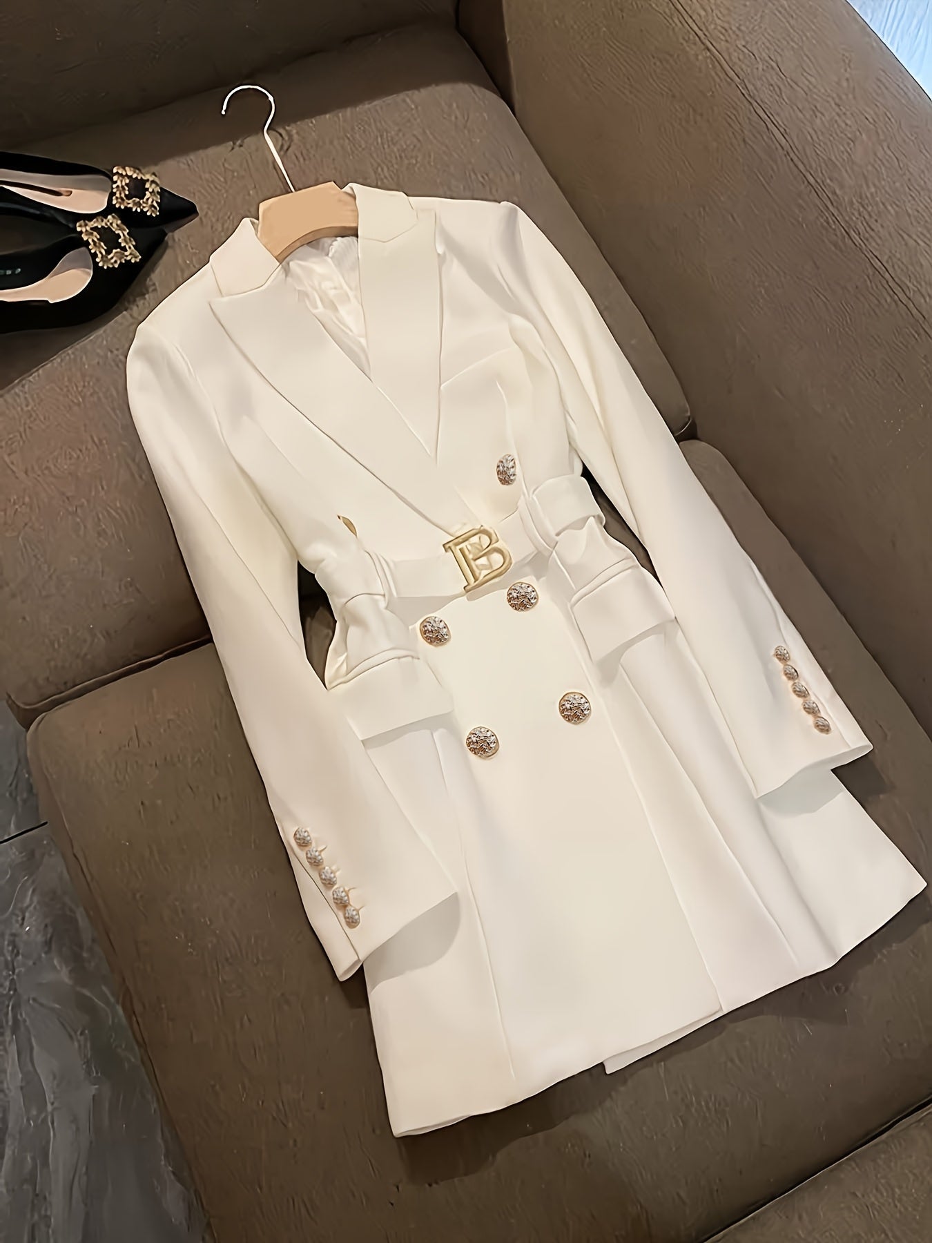 Women's Elegant Structured Blazer coat - Chic Business office & Formal events, with Belt - Notable, - Autumn/Winter, - Non-Stretch Professional Outerwear, Autumn Fashion, Luxury Button Details, Corporate Attire, Classic Silho