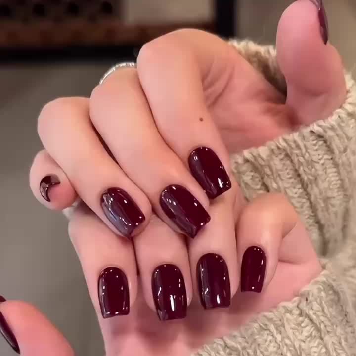 XEIJAYI Frame Bottle Ancola Red 6 Colors---New Gel Nail Polish in Ancola Red Shades, Ultra-Bright with High Saturation, Long-Lasting Shine That Is Gentle on Nails, an Essential for Home Salon Manicures And a Perfect Christmas