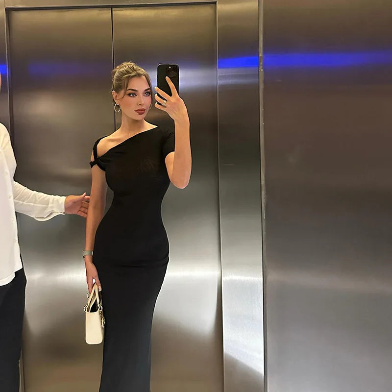 Women's clothing 2025 new fashion trend sexy spicy girl slim fit elegant sloping shoulder dress