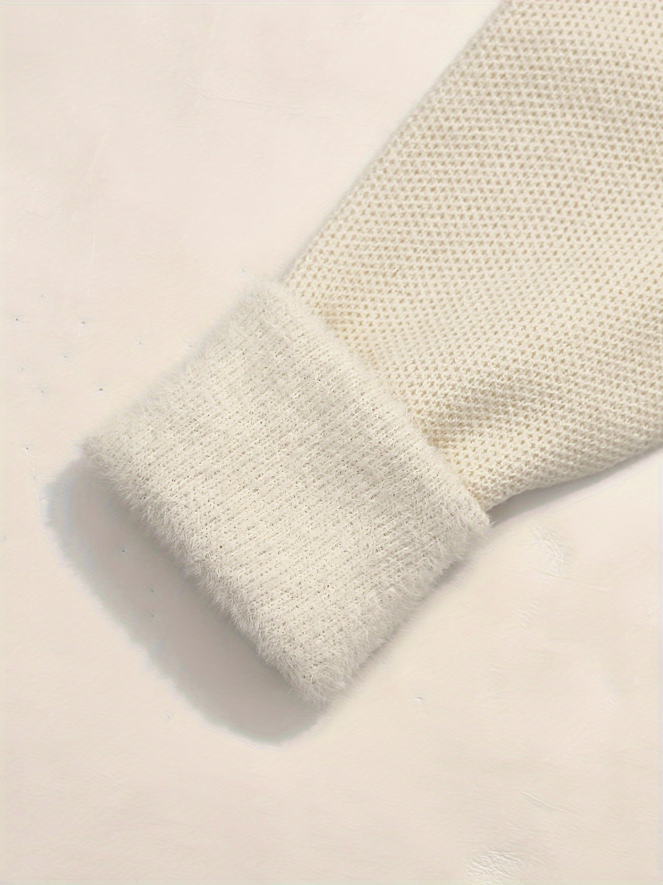 2025 New Knitted Sweater,Soft And Cozy, Perfect for Autumn And Winter Knitting.