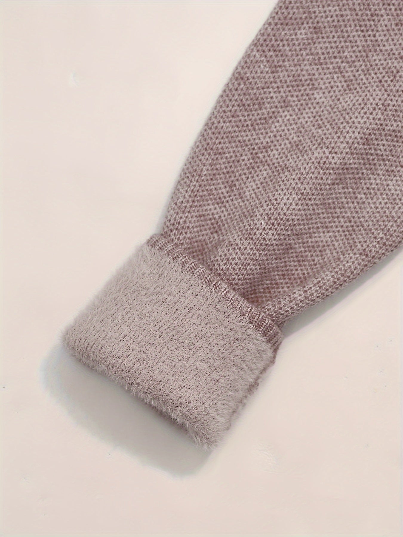 2025 New Knitted Sweater,Soft And Cozy, Perfect for Autumn And Winter Knitting.