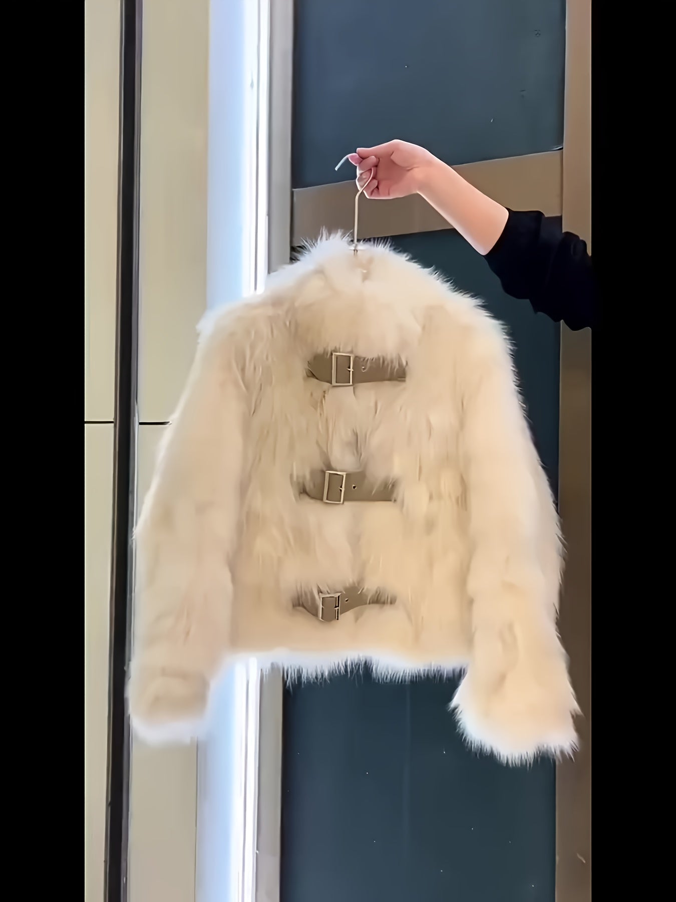 Women's Luxury Plush Fur Coat - White Fox-like Fur Jacket with Single-Button Front Closure, H-Line Silhouette & Beltless Design | Winter Warmth, Loose Fit Long Sleeve Winter Coat for Fall/Winter | Solid Color (No Pattern) | H