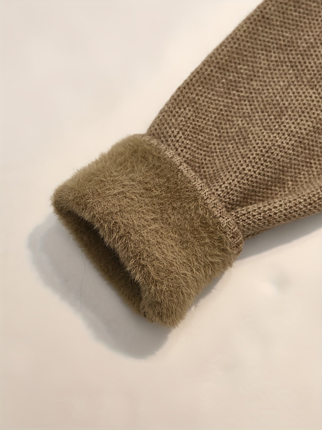 2025 New Knitted Sweater,Soft And Cozy, Perfect for Autumn And Winter Knitting.