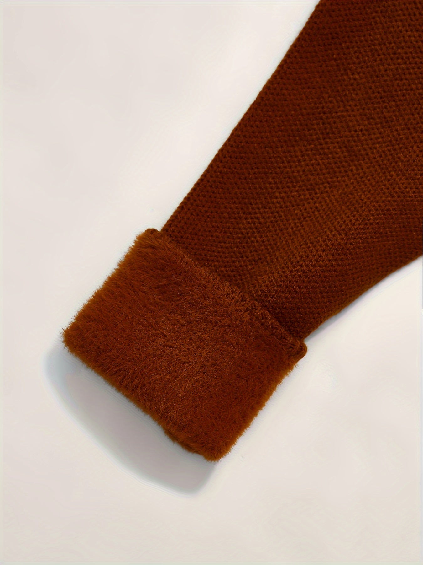2025 New Knitted Sweater,Soft And Cozy, Perfect for Autumn And Winter Knitting.